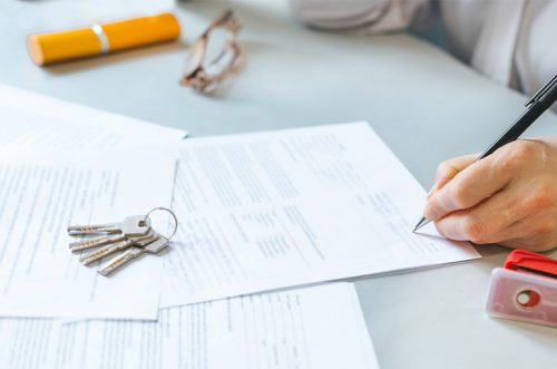 Kira Alacağına İstinaden Kiracıya İhtarname Göndermek | DT Hukuk Bürosu